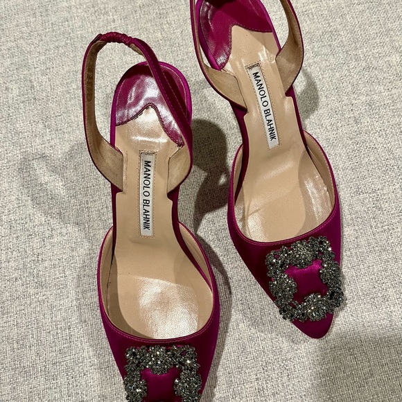 MANOLO BLAHNIK HANGISI SLINGBACKS sz 38 Dark Fuchsia Auth. Dustbags Included! - Picture 13 of 15